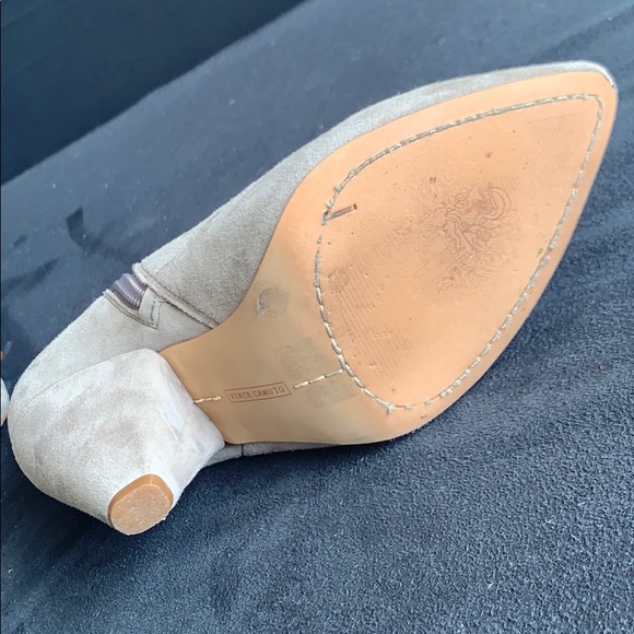 Vince Camuto suede ankle boots. 8.5 - Picture 4 of 9